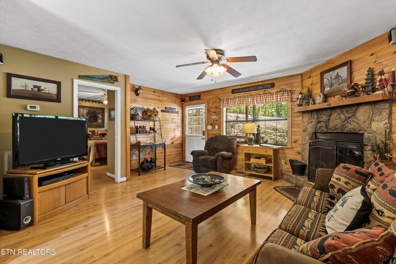 1757 Walker Tr, Sevierville, TN 37876