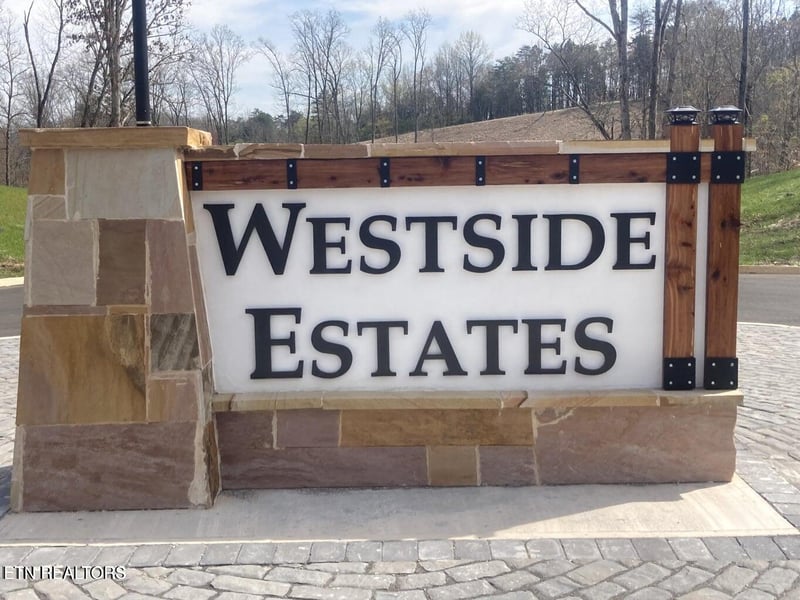 1758 N Wilkerson Rd, Knoxville, TN 37922