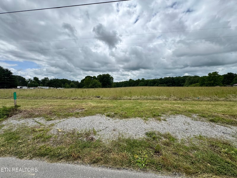1759 Meister Hills Rd Dr, Deer Lodge, TN 37726