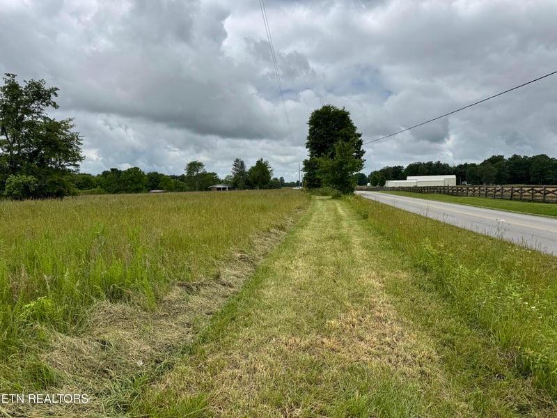 1759 Meister Hills Rd Dr, Deer Lodge, TN 37726