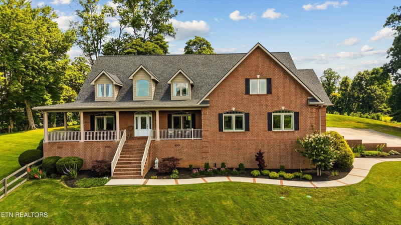 176 Apple Tree Dr, Clinton, TN 37716