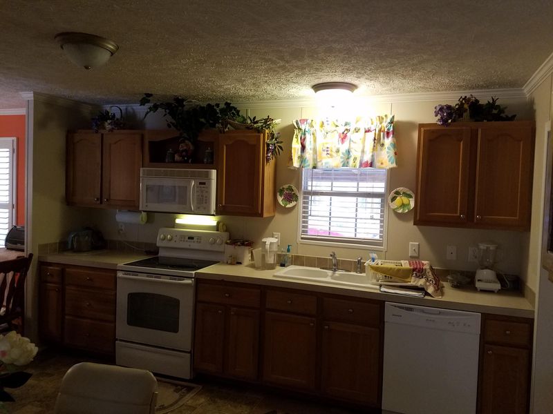 176 Balfour Dr, Harriman, TN 37748