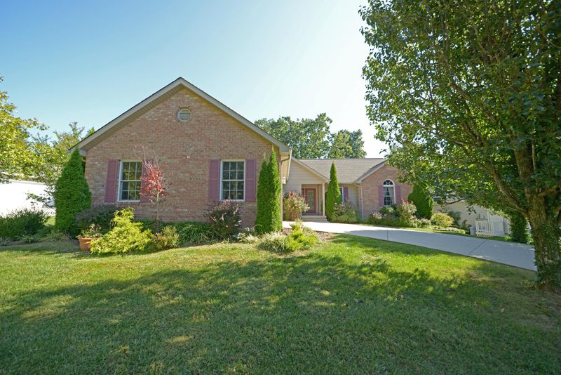 176 Berkshire Loop, Fairfield Glade, TN 38558