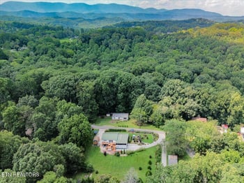 176 Bostie Maire Ln, Clinton, TN 37716
