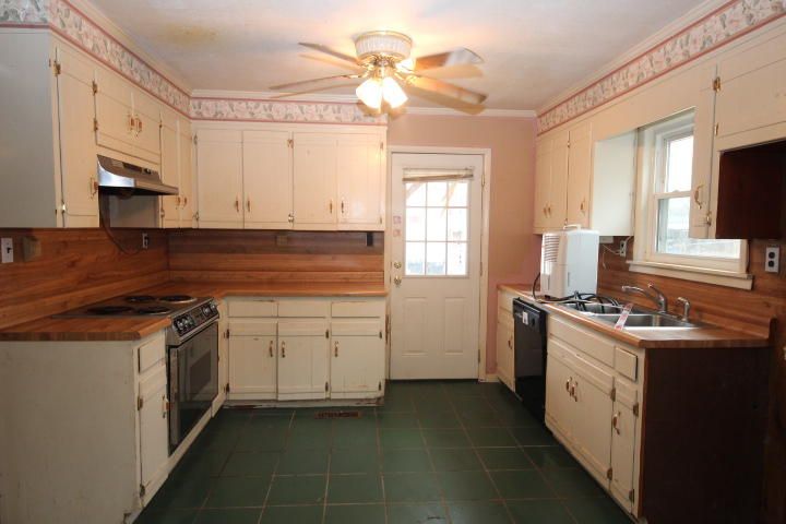 176 Cherokee Xing, Calhoun, TN 37309
