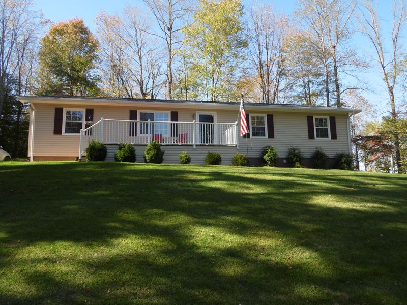 176 Hiwassee View Dr, Jacksboro, TN 37757