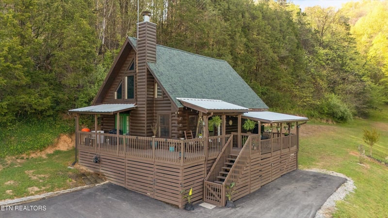 176 Humingbird Ln, Sharps Chapel, TN 37866