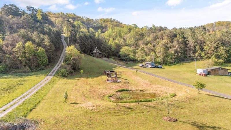 176 Humingbird Ln, Sharps Chapel, TN 37866