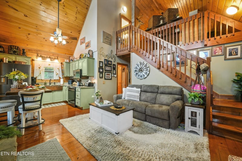 176 Humingbird Ln, Sharps Chapel, TN 37866