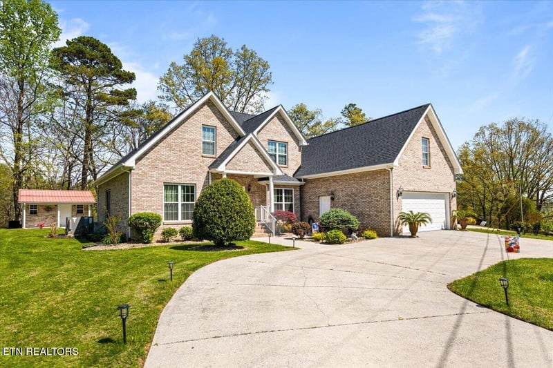 176 Mineral Springs Ln, Jacksboro, TN 37757