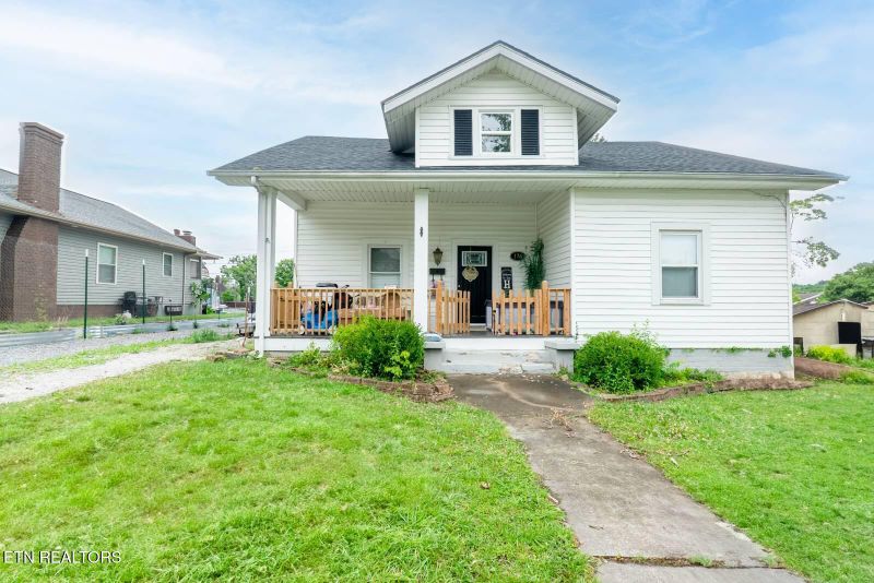 176 N Main St, Oneida, TN 37841