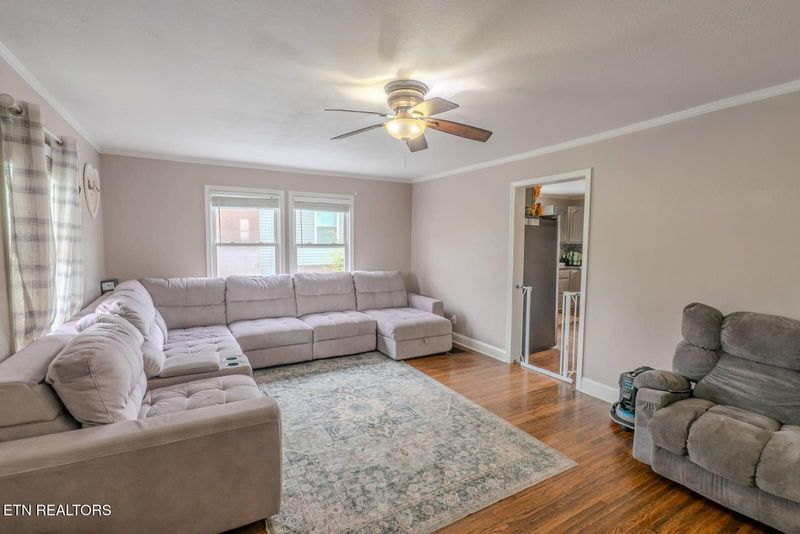 176 N Main St, Oneida, TN 37841