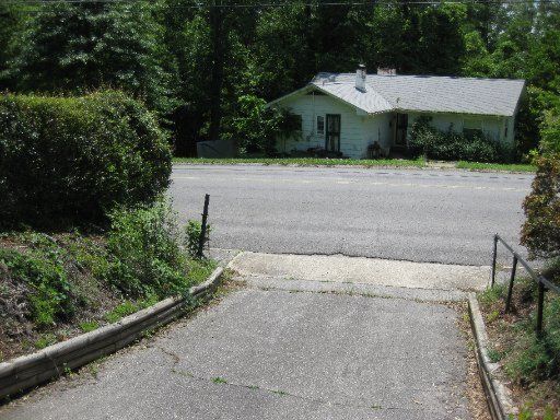 176 Outer Dr, Oak Ridge, TN 37830