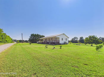 176 Pleasant Dr, Madisonville, TN 37354