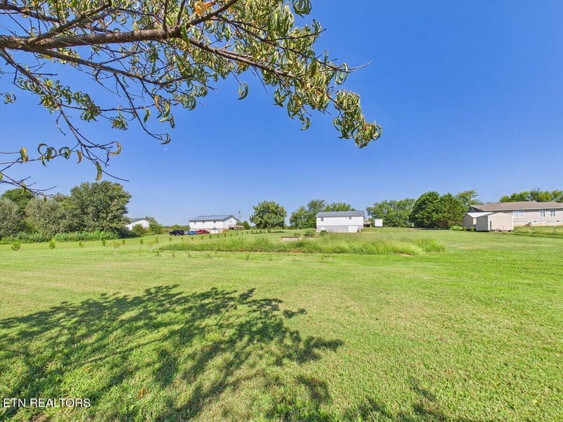 176 Pleasant Dr, Madisonville, TN 37354