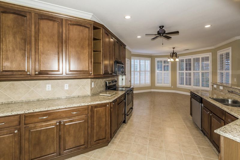 176 Windward Pointe, Lenoir City, TN 37772