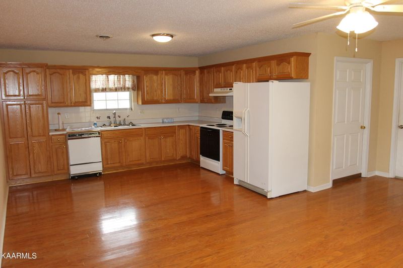 1760 E Union Valley Rd, Seymour, TN 37865