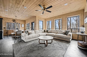 1763 Silver Poplar Ln, Sevierville, TN 37876