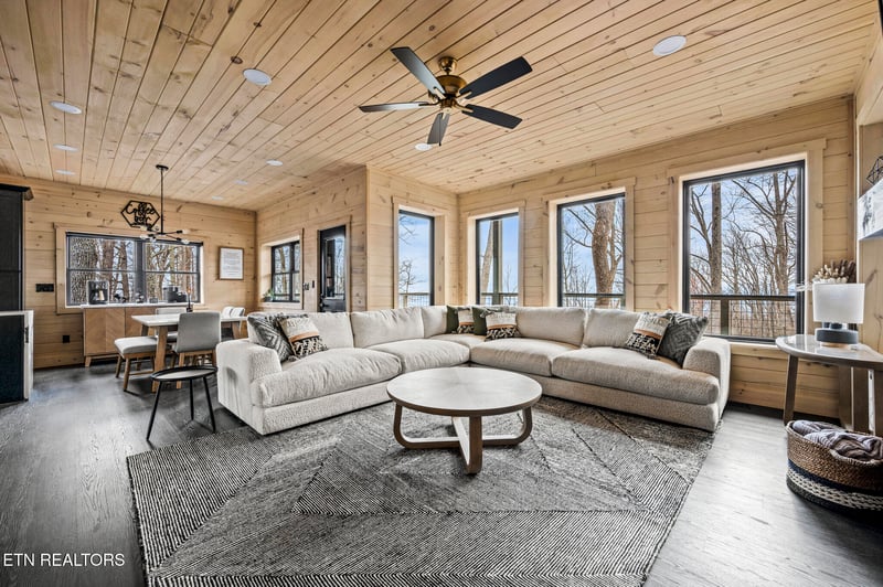 1763 Silver Poplar Ln, Sevierville, TN 37876