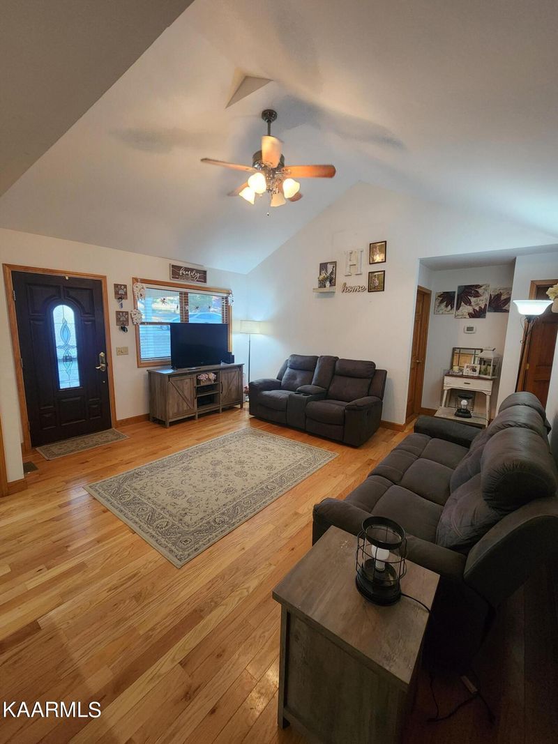 1767 Leffle Webb Rd, Crossville, TN 38572