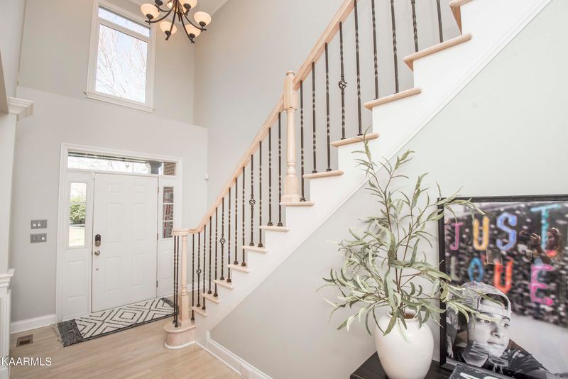 1768 Redgrave Rd, Knoxville, TN 37922