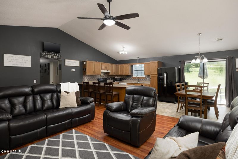 177 County Road 704, Athens, TN 37303
