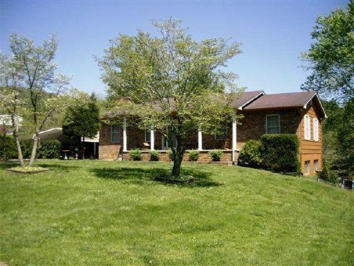 177 Evans Rd, Jacksboro, TN 37757