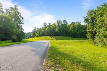 177 Hickory Way, Lafollette, TN 37766
