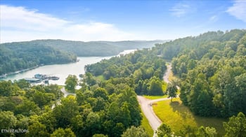 177 Hickory Way, Lafollette, TN 37766