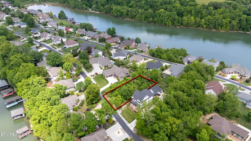 177 Oonoga Way, Loudon, TN 37774