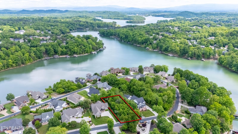 177 Oonoga Way, Loudon, TN 37774