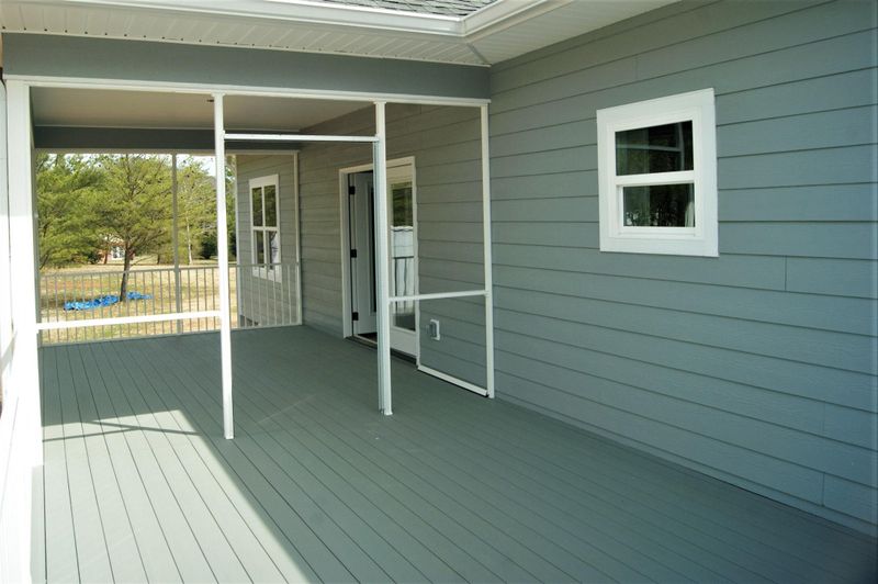 177 Pine Loop Dr, Madisonville, TN 37354