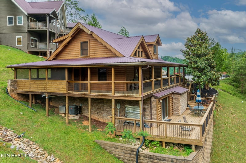1772 Ridge Rd, Caryville, TN 37714