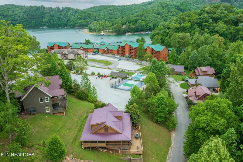 1772 Ridge Rd, Caryville, TN 37714