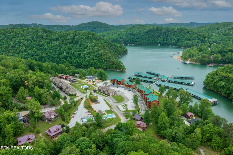 1772 Ridge Rd, Caryville, TN 37714
