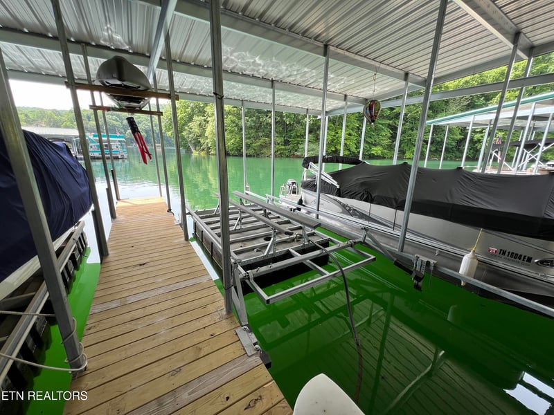 1772 Ridge Rd, Caryville, TN 37714