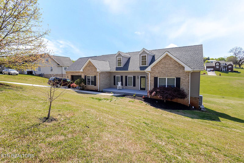 1774 Derby Downs Dr, Friendsville, TN 37737