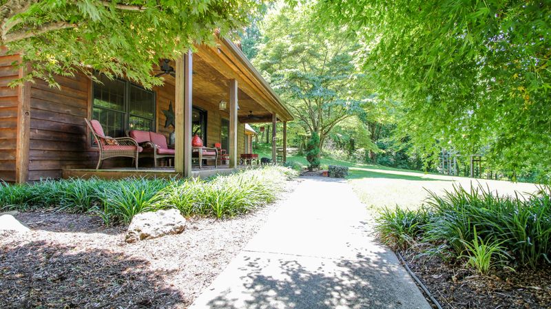 178 Bostie Maire Ln, Clinton, TN 37716