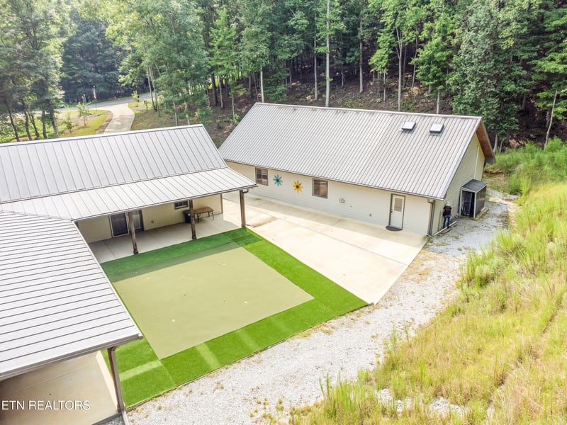 178 Emerald Pointe Cir, Rockwood, TN 37854