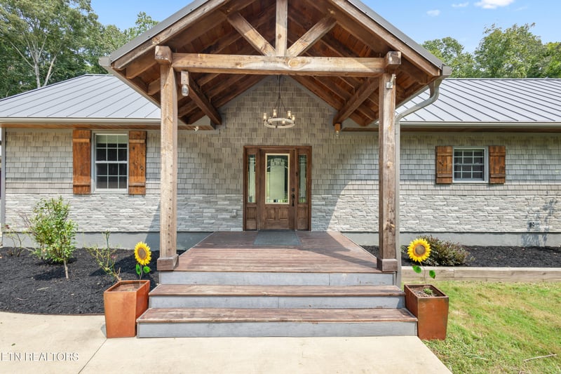178 Emerald Pointe Cir, Rockwood, TN 37854