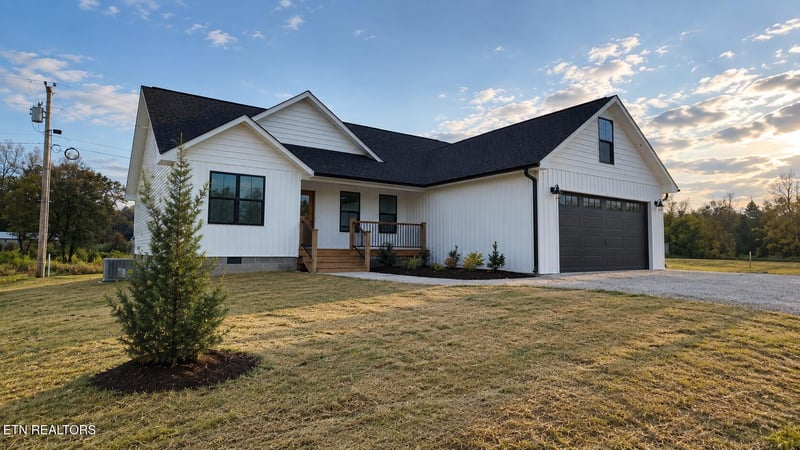 178 Hemlock Springs Dr, Helenwood, TN 37755