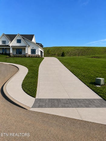 178 Purple Iris Pl, Loudon, TN 37774