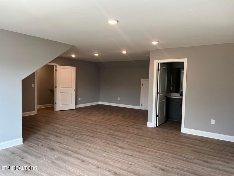 178 River Birch Dr, Lenoir City, TN 37771