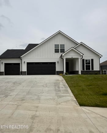178 River Birch Dr, Lenoir City, TN 37771