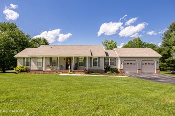 178 Scenic Hill Ln, Lenoir City, TN 37771