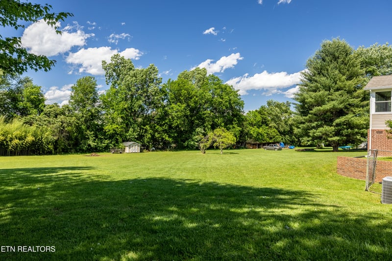 178 Scenic Hill Ln, Lenoir City, TN 37771