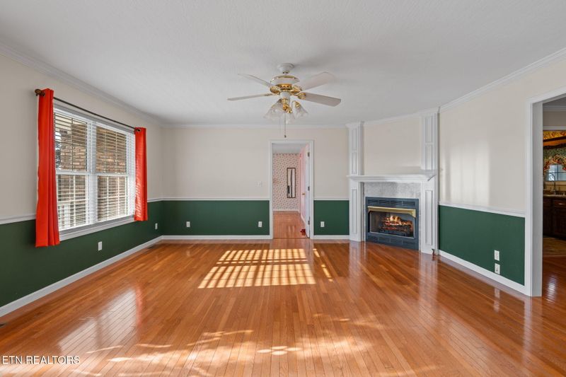 178 Sycamore Dr, Jacksboro, TN 37757