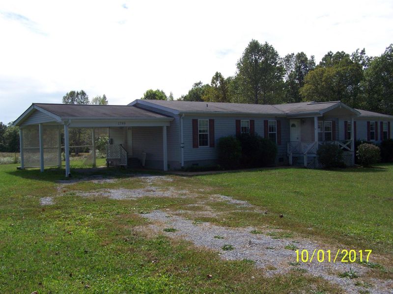 1789 Breckenidge Dr, Crossville, TN 38572