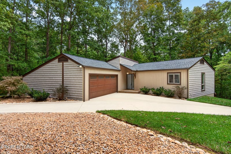 179 Devon Rd, Crossville, TN 38558