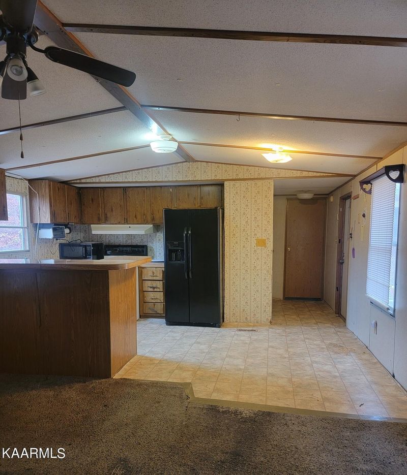 179 Hensley Rd, Deer Lodge, TN 37726